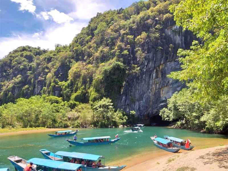 Trang phục Phong Nha Kẻ Bàng lý tưởng?