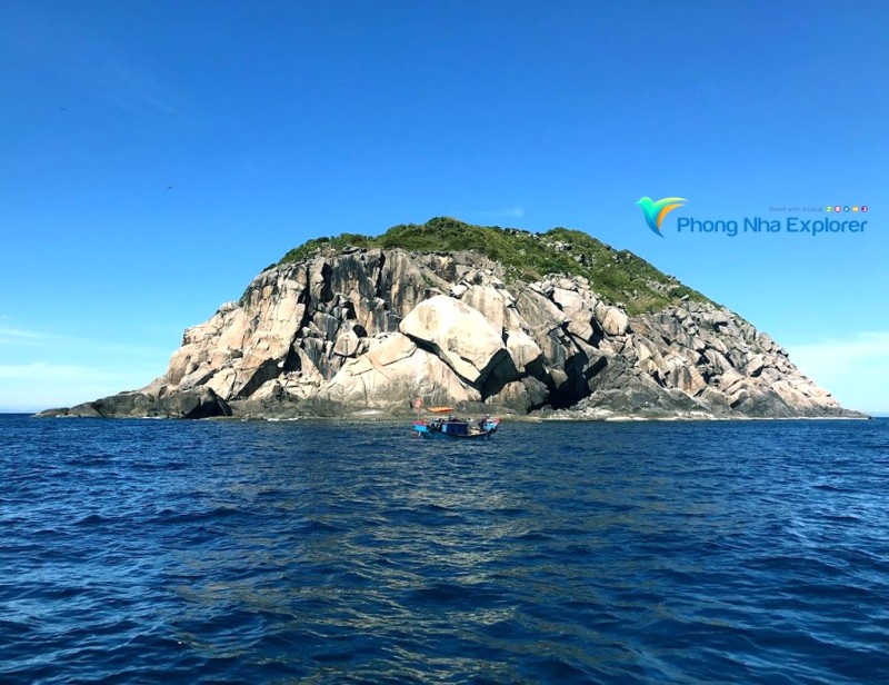 Câu cá đảo Chim Quảng Bình