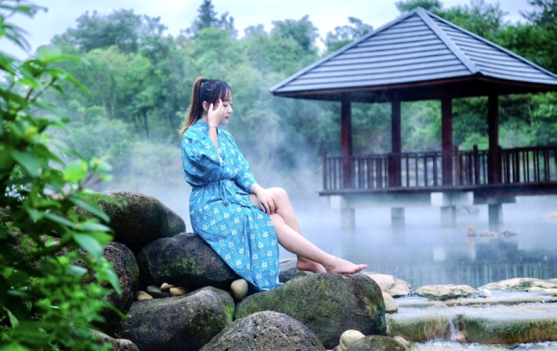 Hồ khoáng nước sôi 105 độ C.