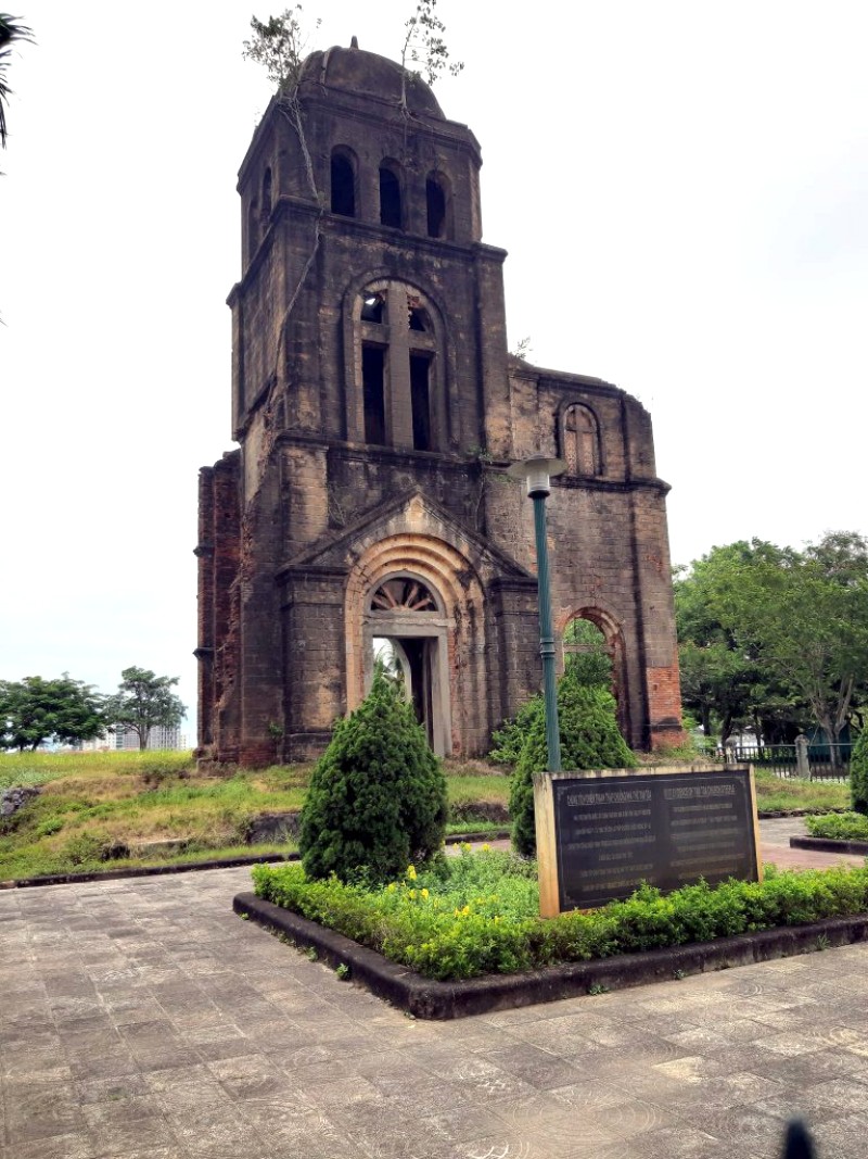 Di sản chiến tranh nhà thờ Tam tòa