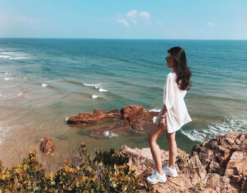 Quần thể đá nhiều hình thù lạ mắt