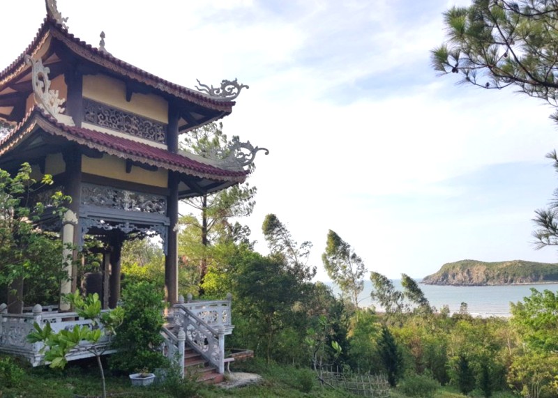 Viếng mộ đại tướng Võ Nguyên Giáp