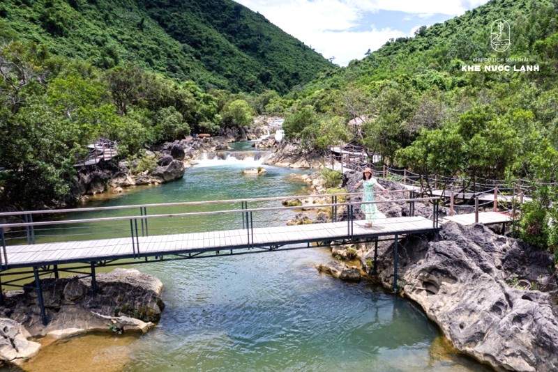 Khu du lịch sinh thái Khe Nước Lạnh