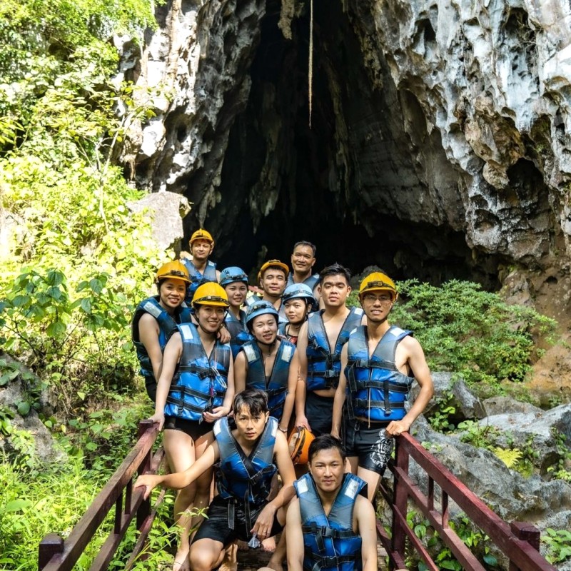Zipline Hang Tối, tắm bùn thiên nhiên.
