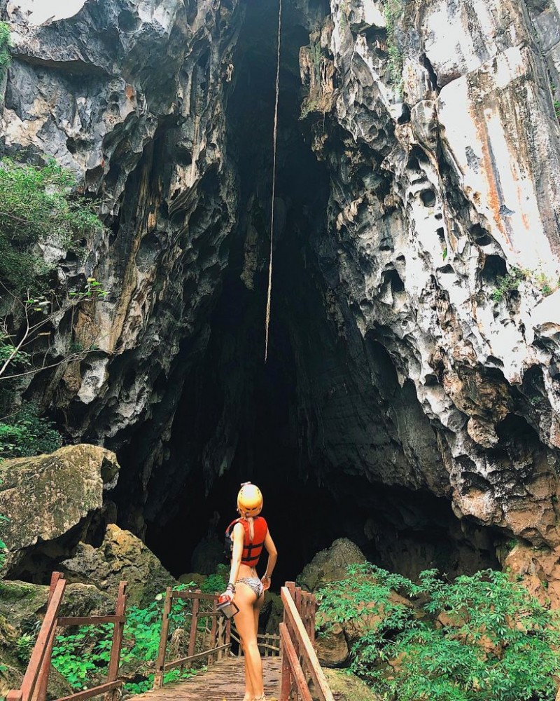 Hang Tối: Nước & Khô.