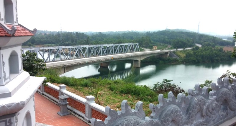 Đền tưởng niệm liệt sĩ Trường Sơn, Bến phà Long Đại, Quảng Bình