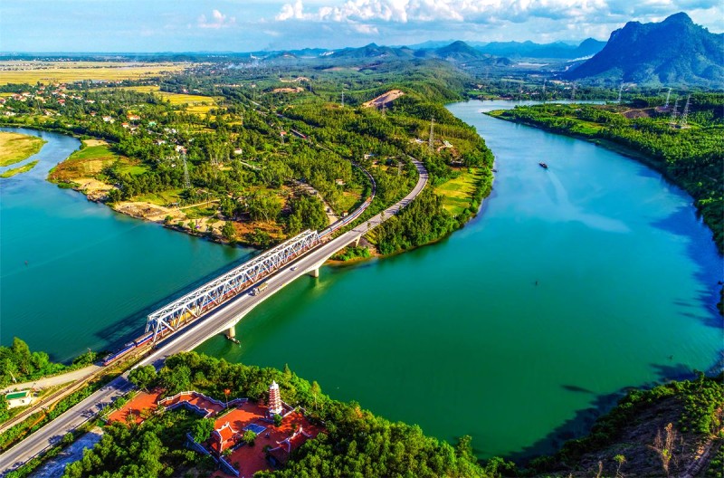 Đền tưởng niệm liệt sỹ Trường Sơn, Bến phà Long Đại, Quảng Bình
