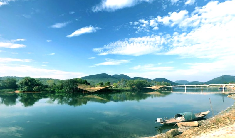 Cảng đẹp Thọ Linh, Quảng Sơn.