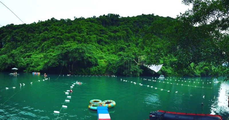 Sông Chày Hang Tối: Yên bình tuyệt đẹp.