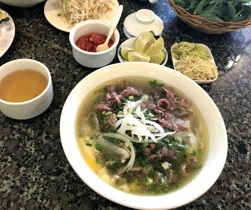 Phở bò tái chín Đồng Hới