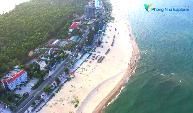 Khám phá 10 bãi biển đẹp Quảng Bình 🏖️