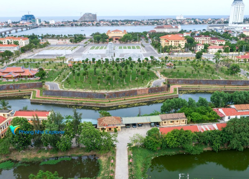 Thành cổ gần sông Nhật Lệ