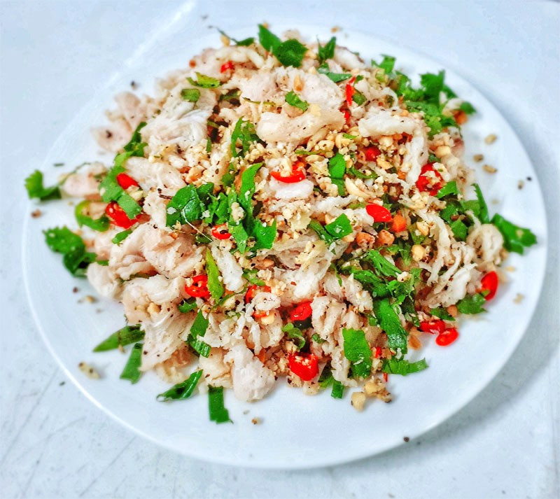 Gỏi cá nghéo - đặc sản Quảng Bình