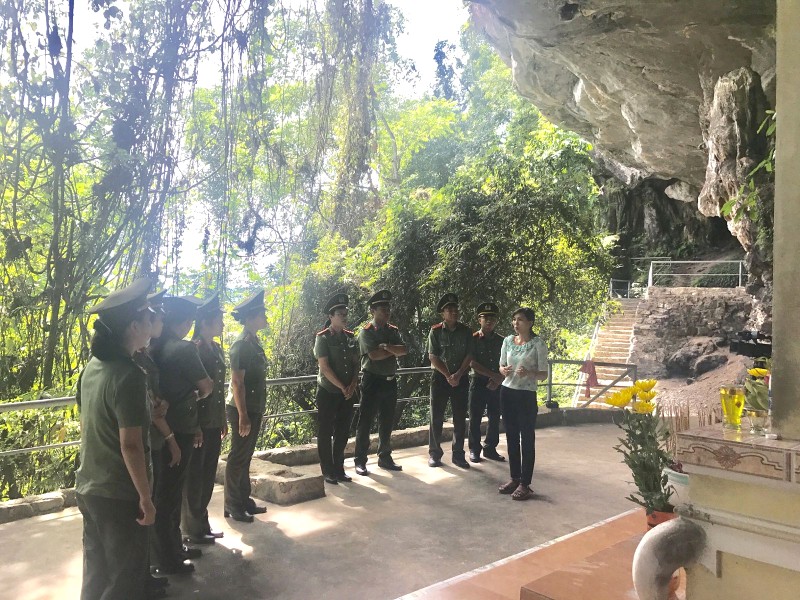 Hang Lèn Hà: Di tích lịch sử Quảng Bình.