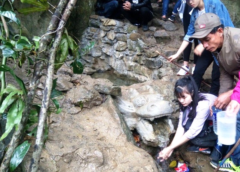 Núi Thần Đinh: Linh thiêng, Quảng Bình.