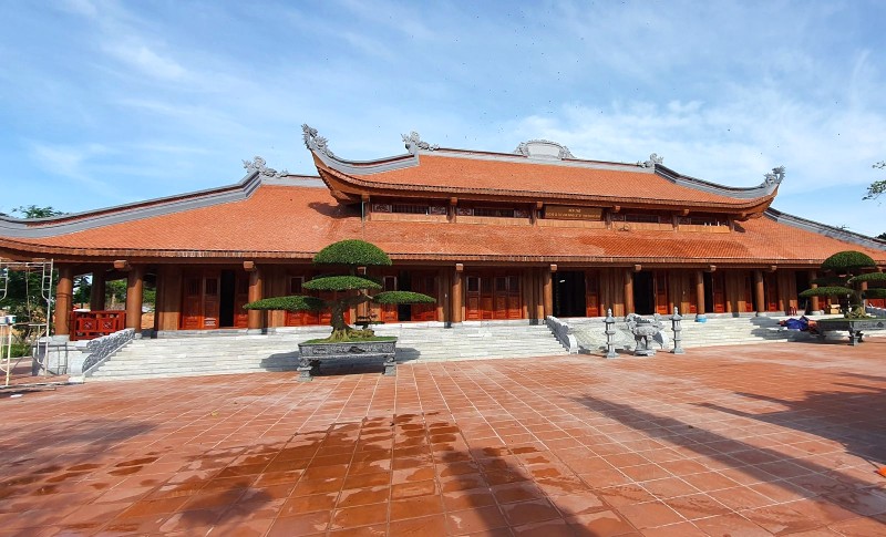 Tưởng niệm anh hùng Quảng Bình
