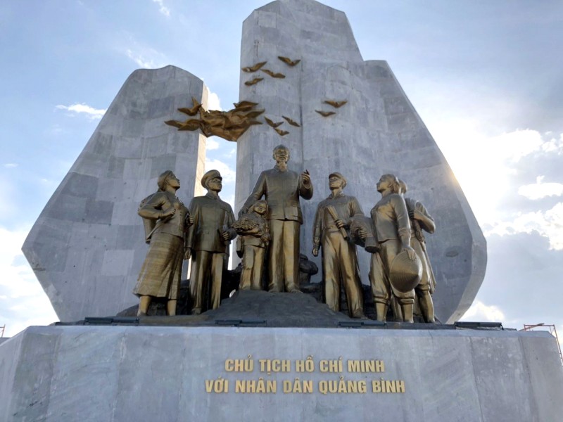 Quảng trường HCM, Đồng Hới, Quảng Bình