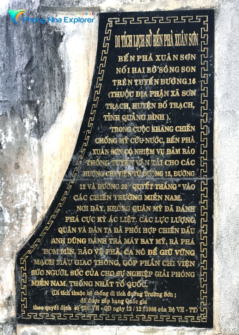 Bến phà Xuân Sơn - dòng Son thơ mộng.