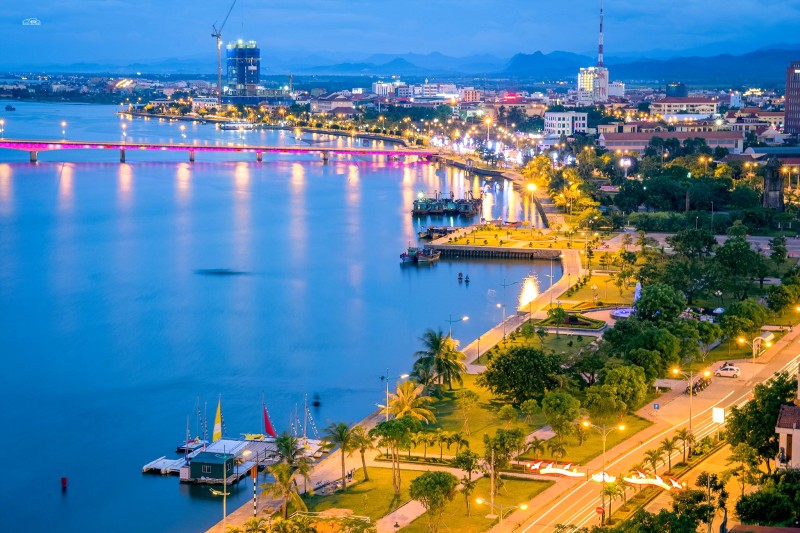 Du ngoạn trên sông Nhật Lệ