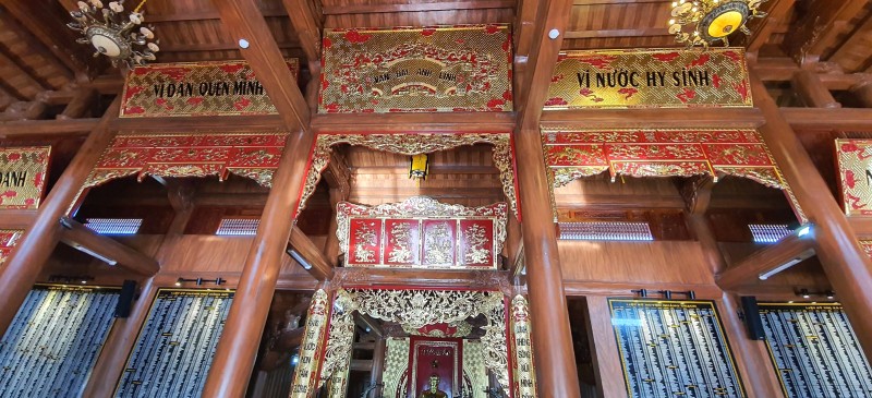Tưởng niệm anh hùng Quảng Bình
