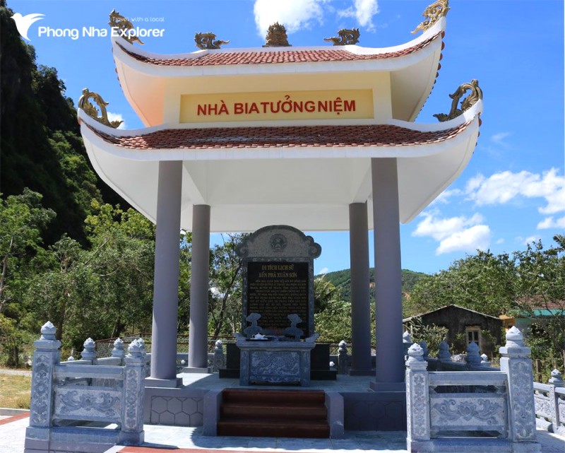 Bến phà Xuân Sơn, dòng Son thơ mộng.