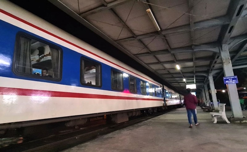 Tàu đêm Hà Nội từ Đồng Hới