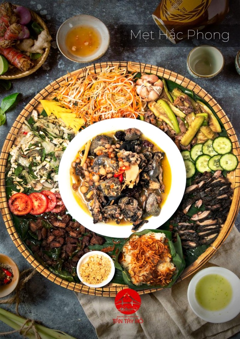 Nhà hàng Tân Tây Hồ: Sinh thái Quảng Bình