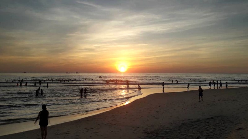 Bình minh Bảo Ninh đẹp ngỡ ngàng.
