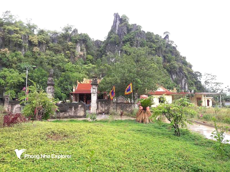 Miếu Bà - Đền Tam Thượng Linh Từ: Linh khí bất diệt.
