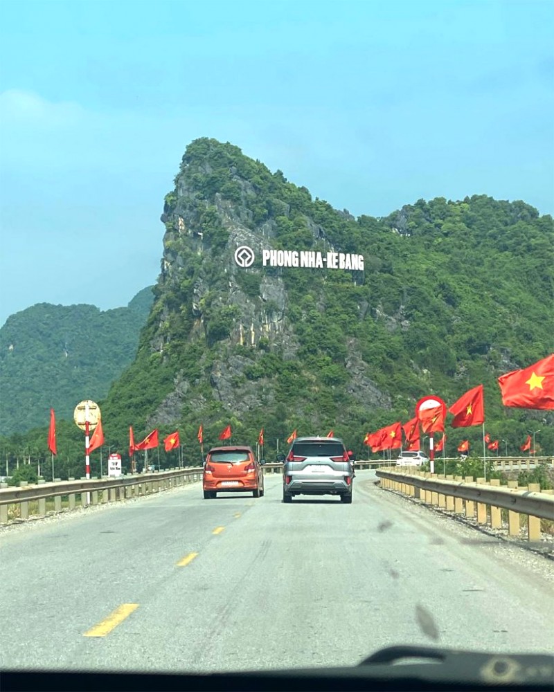 Đường đi Phong Nha Kẻ Bàng rất đẹp