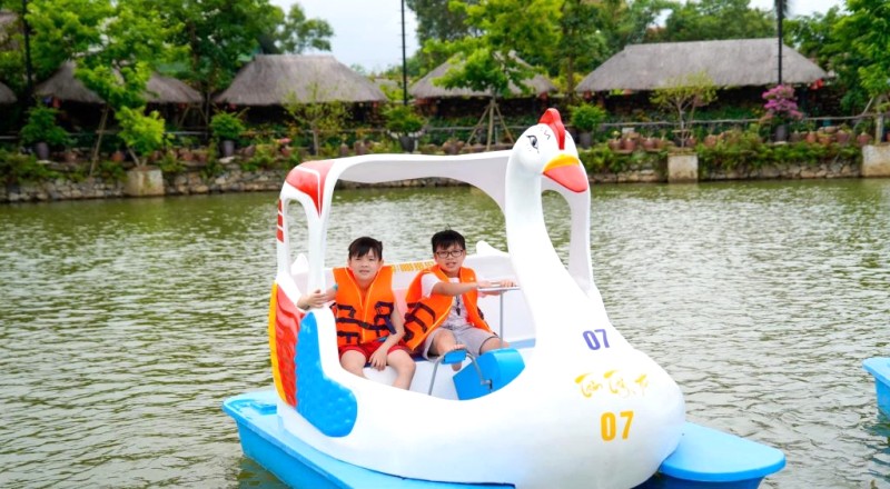 Tân Tây Hồ: Nhà hàng sinh thái Quảng Bình