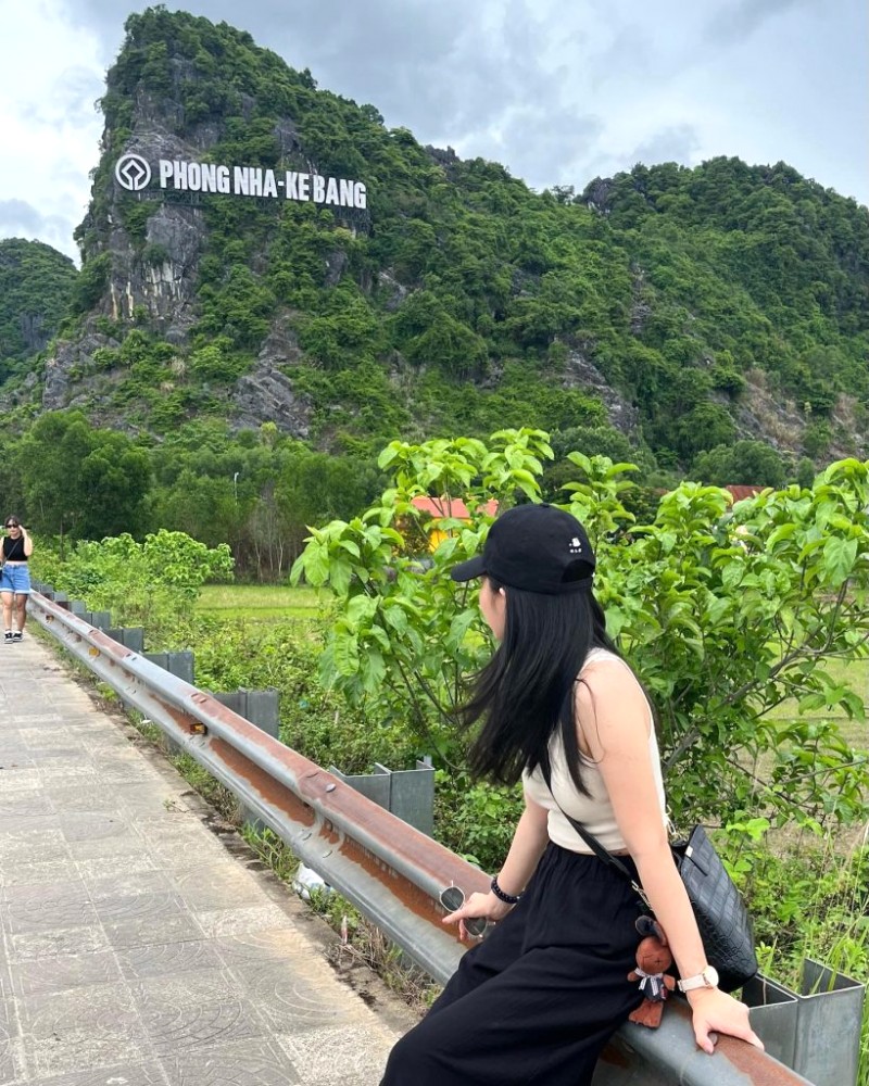 Chụp hình ở Phong Nha Kẻ Bàng