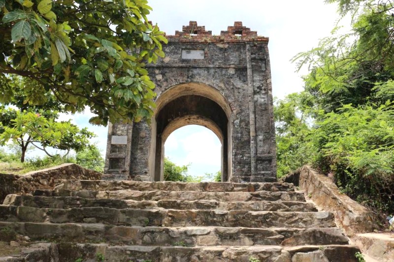 Đèo Ngang: thơ mộng, lãng mạn.
