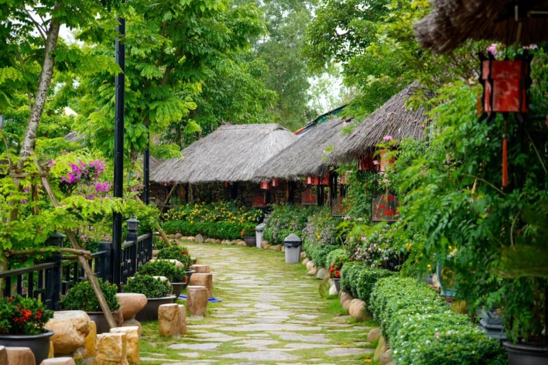 Tân Tây Hồ - Nhà hàng sinh thái Quảng Bình.