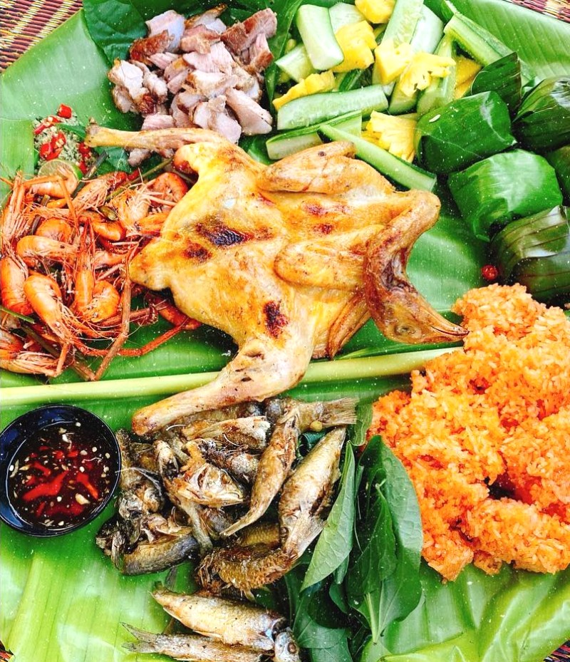 Mẹt nướng tại Suối Nước Moọc