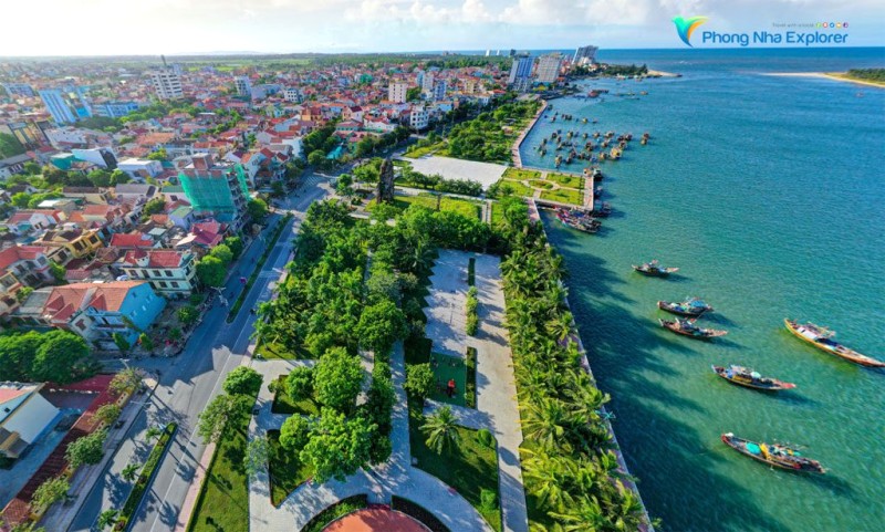 Nguyễn Du bên Nhật Lệ.