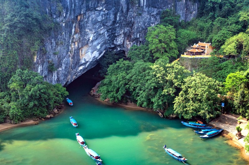 Cửa vào Động Phong Nha