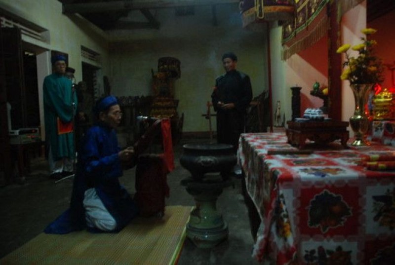 Lửa thiêng đêm giao thừa làng Cảnh Dương.
