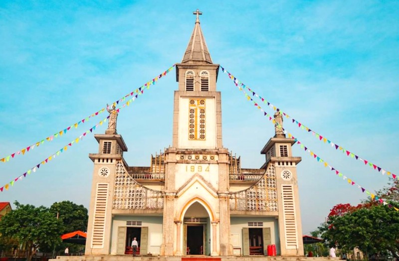 Quảng Bình: Giáng sinh lung linh, kỳ nghỉ ấn tượng.