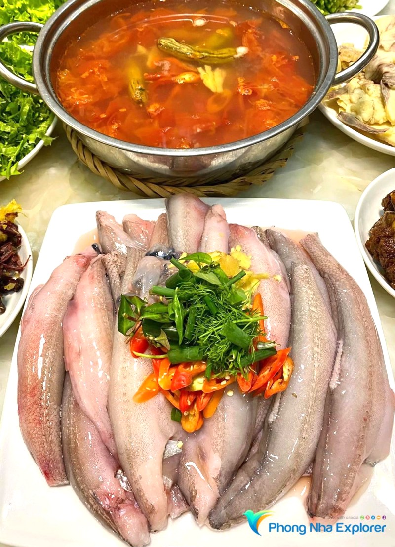 Cách nấu lẩu cá Khoai Quảng Bình