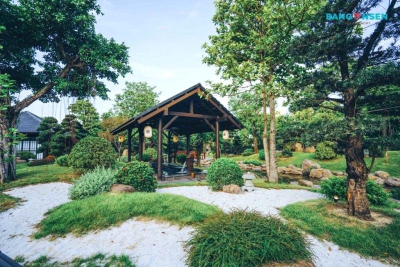 Suối Bang: Nước khoáng giàu lợi ích.