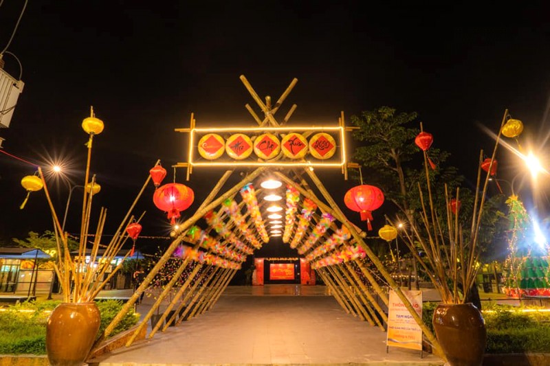 Chợ đêm Đồng Hới Everland Tết Nguyên Đán