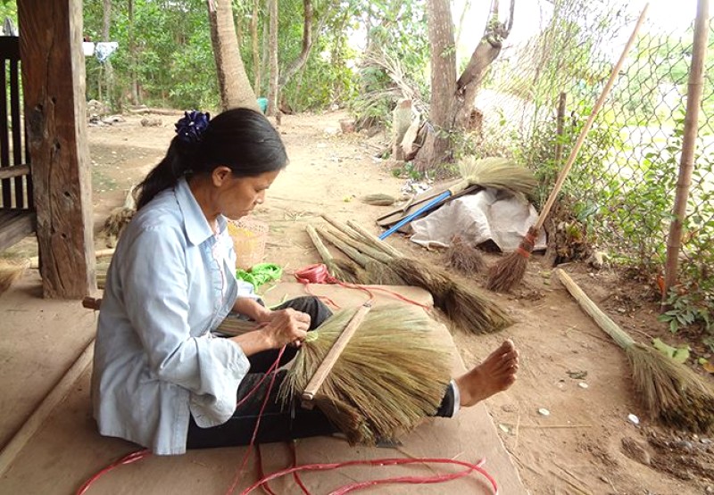 Làng chổi đót Lệ Bình, Quảng Bình.