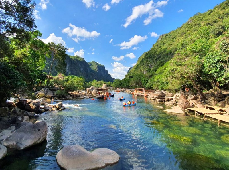 Khám phá Quảng Bình: 17 điều hấp dẫn bạn nên biết.