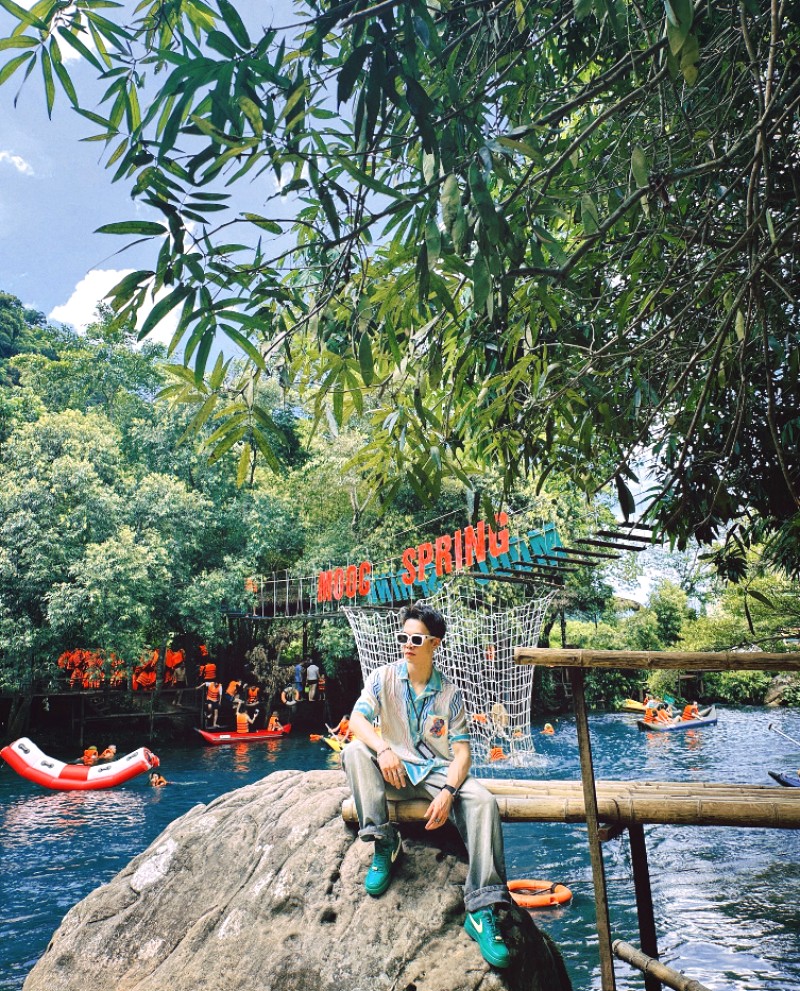 Tạo dáng chụp hình cực chất