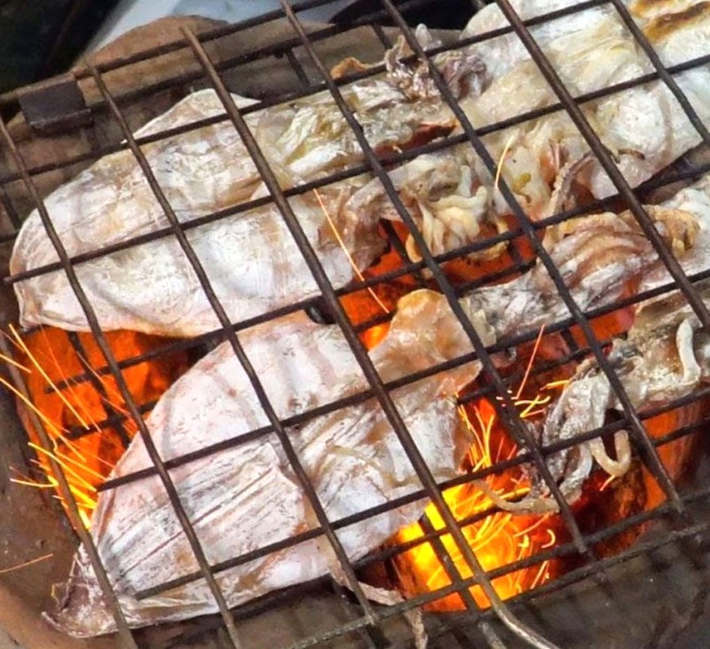 Cách nướng mực khô Quảng Bình