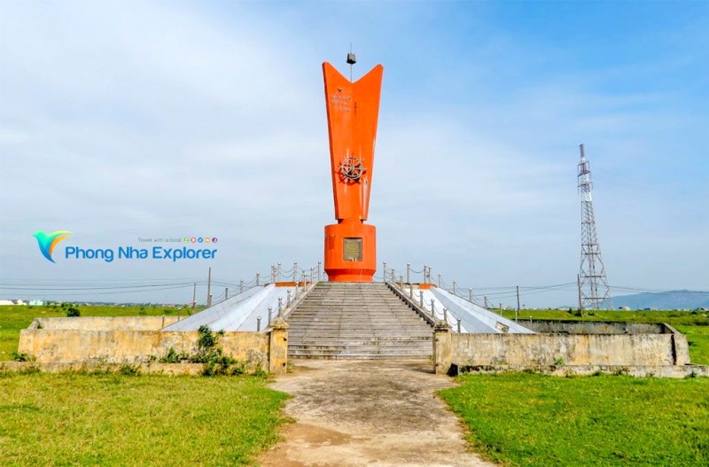 Tượng đài chiến thắng Sông Gianh