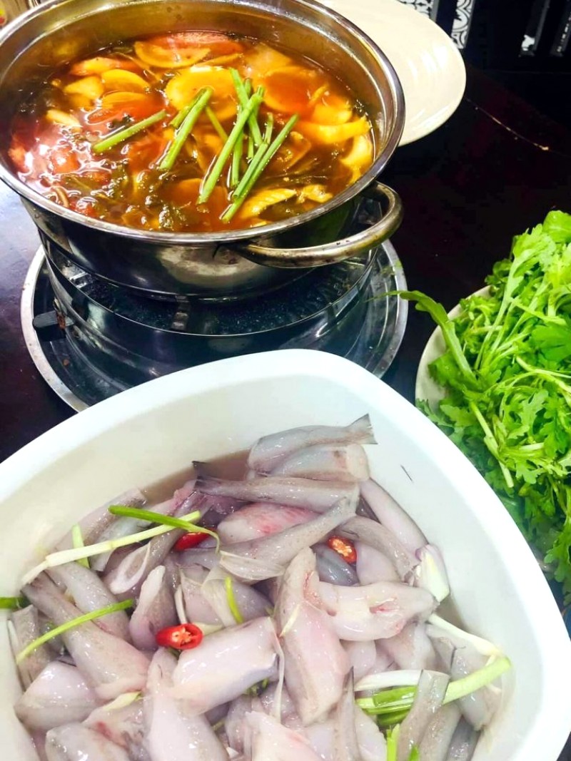 Vị thanh nhẹ, ít béo, ít đạm.