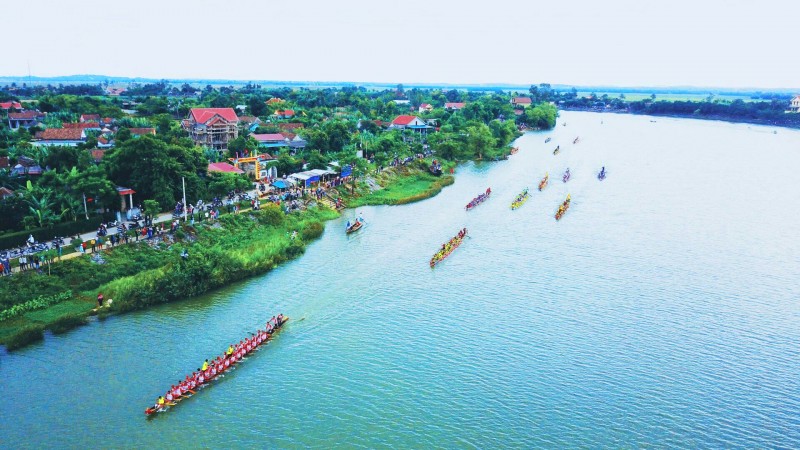 Lễ hội đua thuyền Lệ Thủy mừng Quốc khánh 2/9.