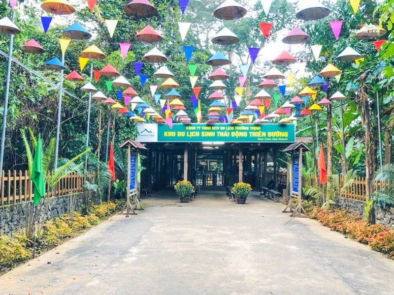Động Thiên Đường 2024: Vé & Xe Điện